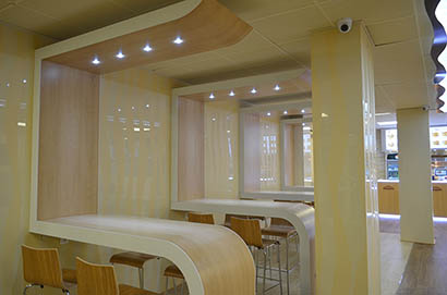 Manges debout eclairés